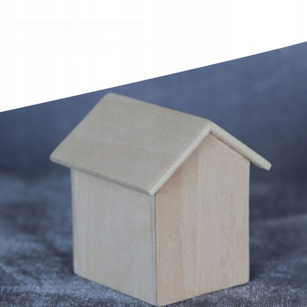 Beigefarbenes Mini-Hausmodell aus Holz für kreative Dekorationen und Geschenke