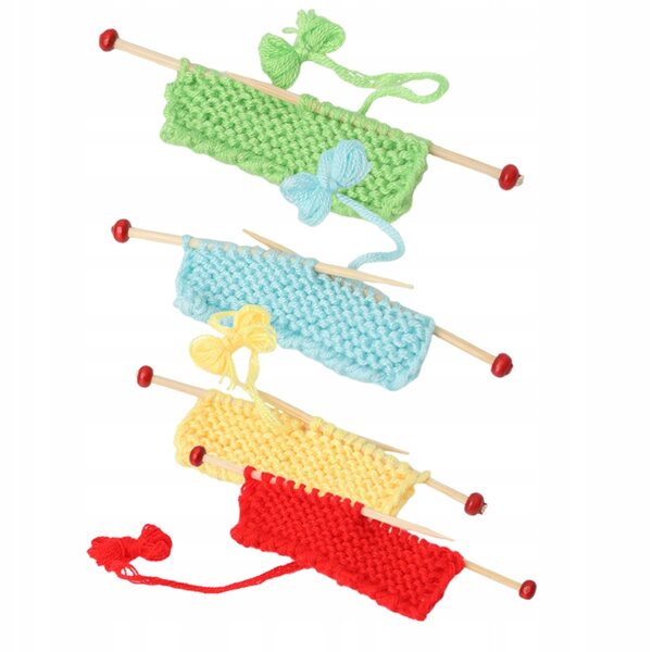 4 Stück Mini-Strickpullover für Puppenhausdekorationen