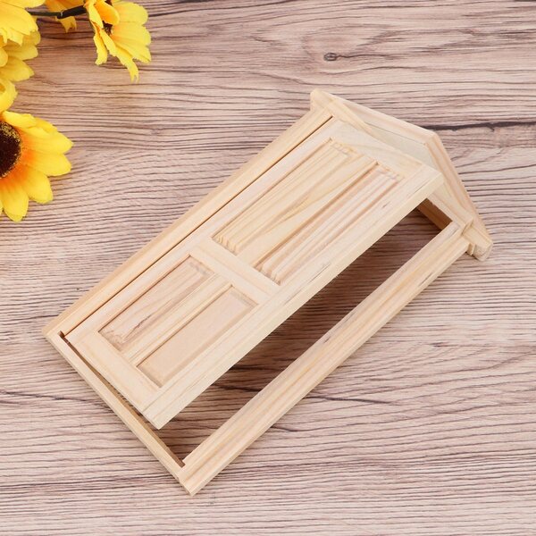 Holztürminiaturen für Puppenhaus 1:12 mit traditionellem Design