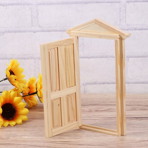 Holztürminiaturen für Puppenhaus 1:12 mit traditionellem Design