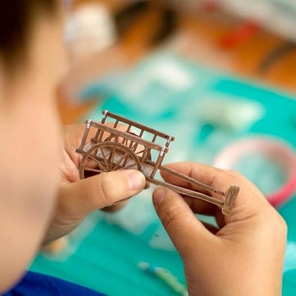 Miniature carriole in plastica per case delle bambole set da 2 pezzi per bambini 6+