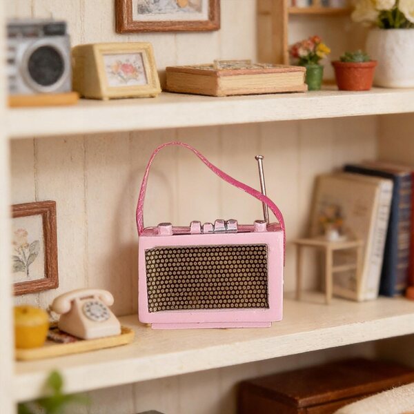 Mini Radio 1:12 in Resina per Casa delle Bambole, Accessorio Decorativo Rosa