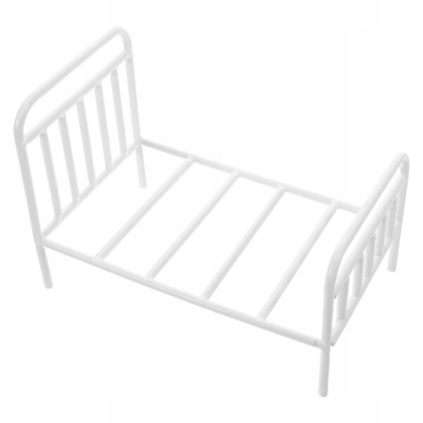Mini letto in ferro bianco per casa delle bambole, design realistico e decorativo