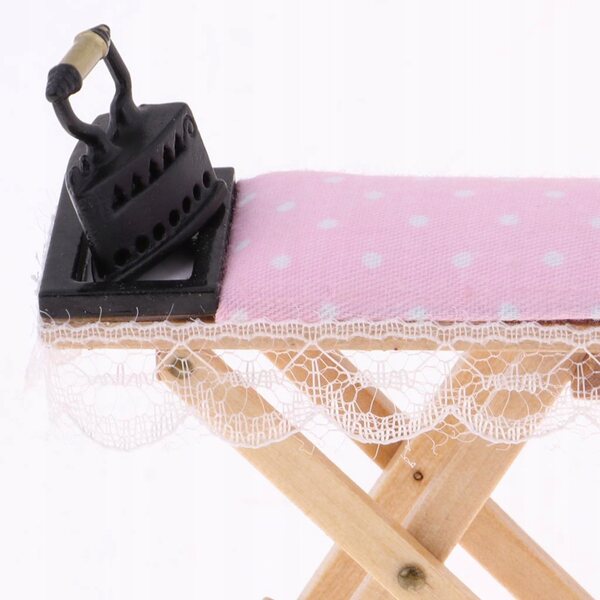 Prettyia Set Mobili Miniatura per Casa delle Bambole con Asse da Stiro e Porta Abiti