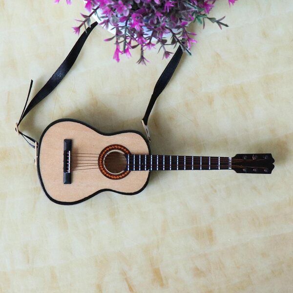 2x Drewniana gitara elektryczna w skali 1/6 z miniaturowymi zabawkami do musicalu