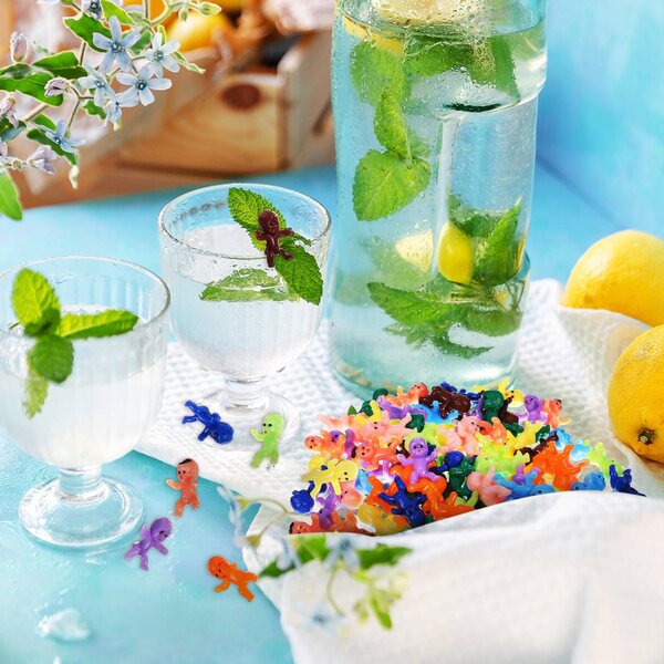 Комплект от 100 Mini Baby Shower цветни пластмасови кукли за декорации и игри