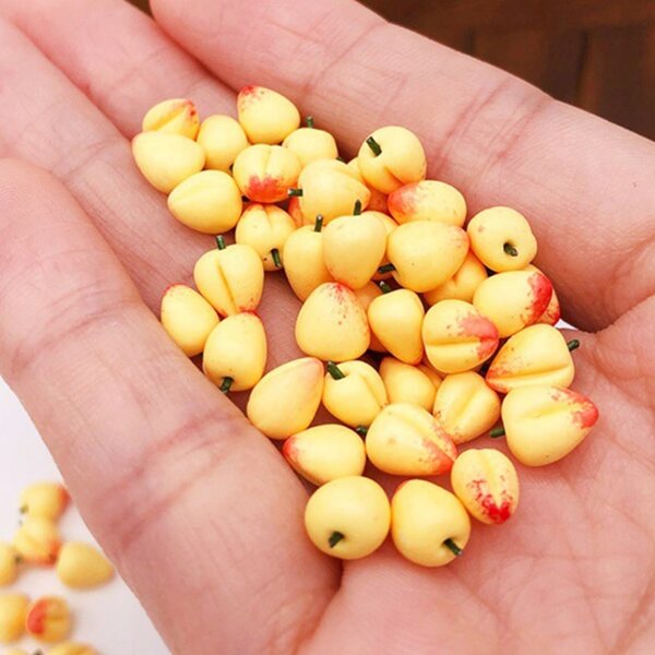 Mini pesche gialle decorazioni realistiche per la casa delle bambole