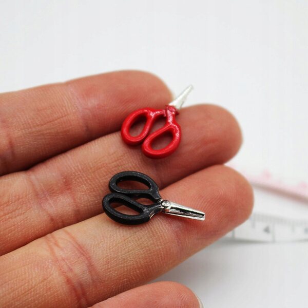 Set 4 Miniature Forbici da Cucito con Metro per Casa delle Bambole