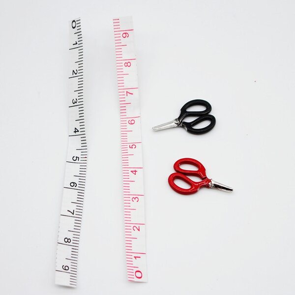 Set 4 Miniature Forbici da Cucito con Metro per Casa delle Bambole