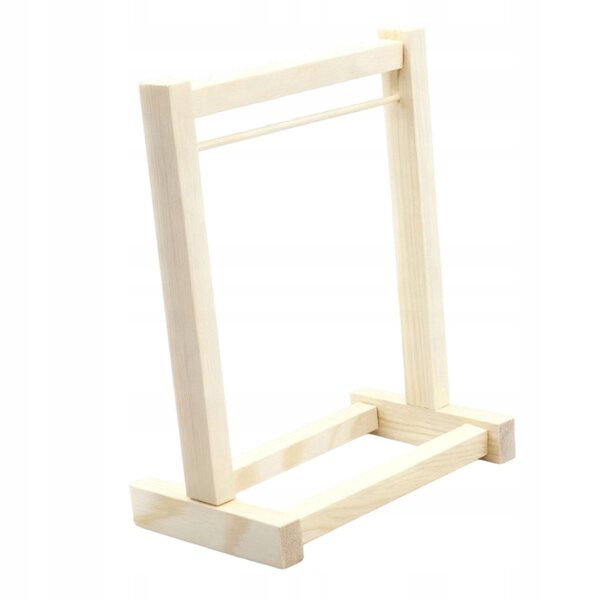 Puppenkleiderständer aus Holz – DIY Kindergarderobenmöbel