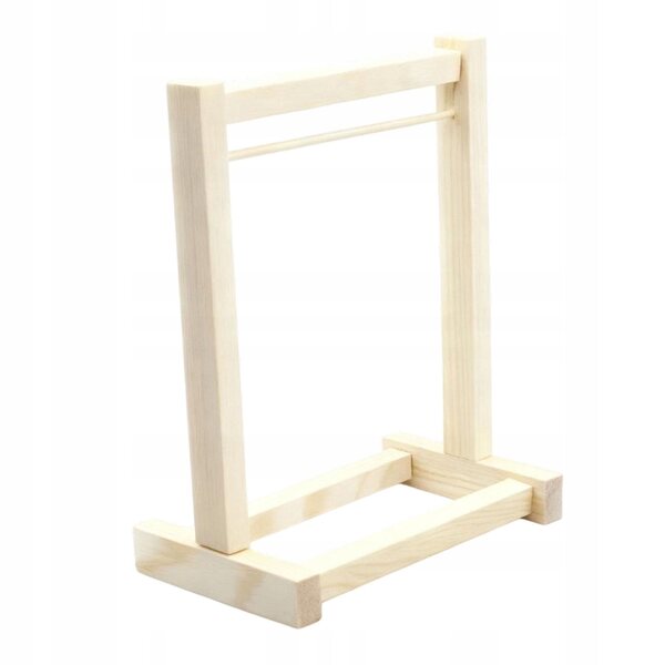 Puppenkleiderständer aus Holz – DIY Kindergarderobenmöbel
