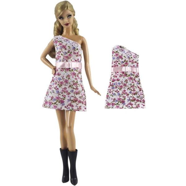 Abito floreale spalle scoperte per bambola 30 cm casual e alla moda