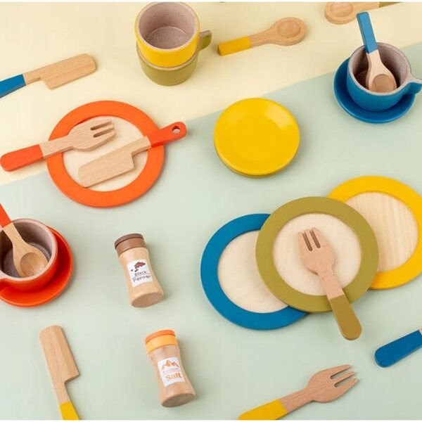 Set di 26 Piatti e Accessori da Cucina in Legno per Bambini dai 3 Anni