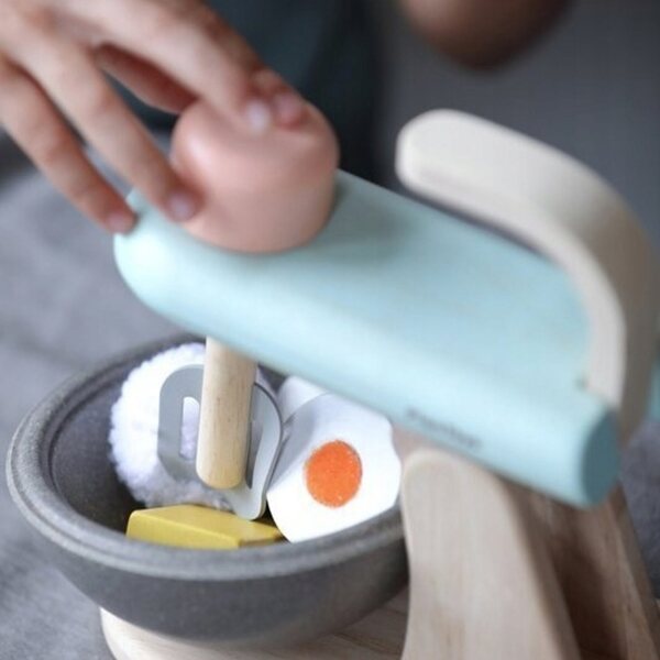 Plan Toys umweltfreundlicher Holzmixer für Kochspiele für Kinder ab 2 Jahren