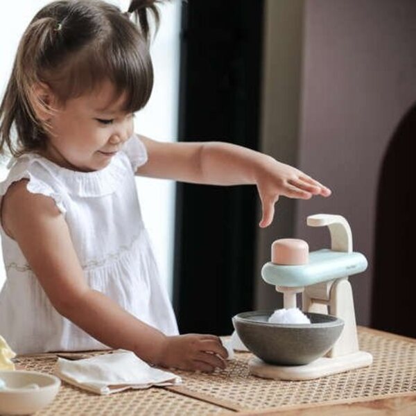 Plan Toys umweltfreundlicher Holzmixer für Kochspiele für Kinder ab 2 Jahren