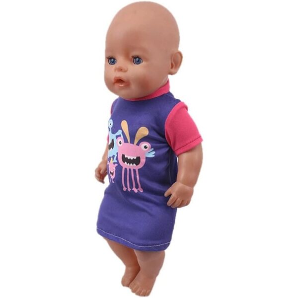 Kleid für 46-cm-Puppe mit Cartoon-Monster-Aufdruck. Sicheres und farbenfrohes Freizeitkleid