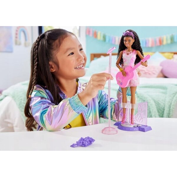Barbie Career Gwiazda Popu mit Zubehör und rotierender Szene