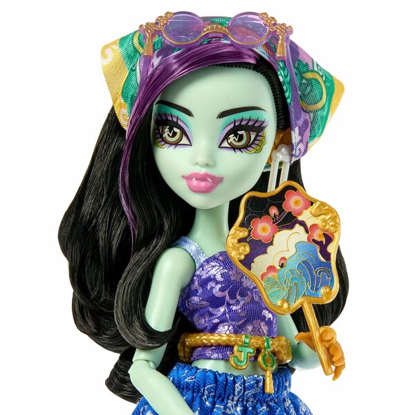 Monster High Jinafire Long 32 cm con Accessori Set Vacanze per Bambini 4+