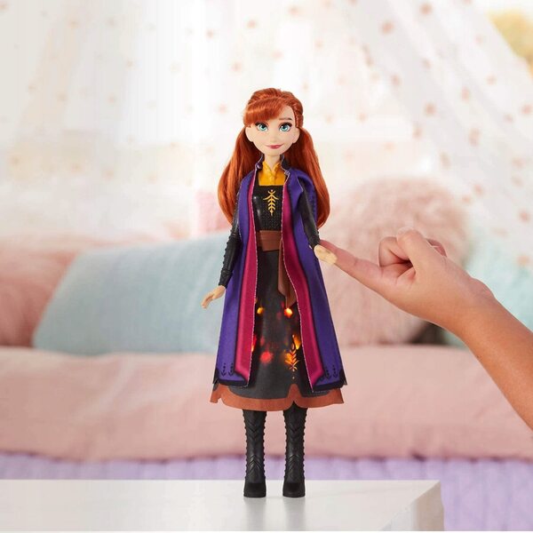 Bambola Anna di Frozen con vestito luminoso ed effetti speciali 29 cm