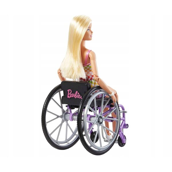 Barbie Fashionistas im Rollstuhl mit Rampe – Inklusivität und Stil für Kinder ab 3 Jahren