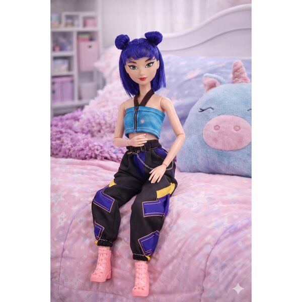 K-POP Demon Hunters Zoey musikalisches Lalley 30 cm mit Lichtern und Sounds