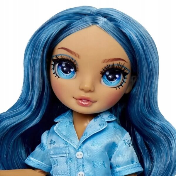 Bambola Rainbow High Skyler Bradshaw con pigiama e accessori 22 cm