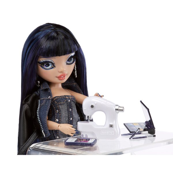 Rainbow High Fashion Doll Kim Nguyen с модни аксесоари и грим, височина 28см