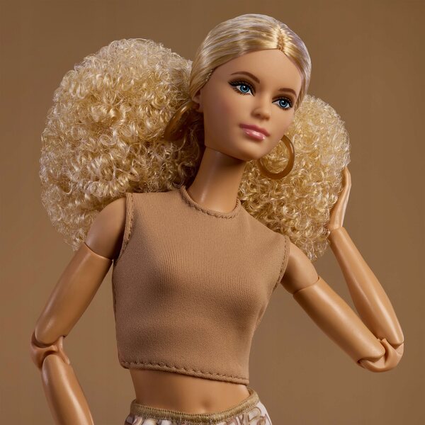 BARBIE LALKA KOLEKCJONERSKA PREMIUM SERIA BARBIE SIGNATURE BASICS #06