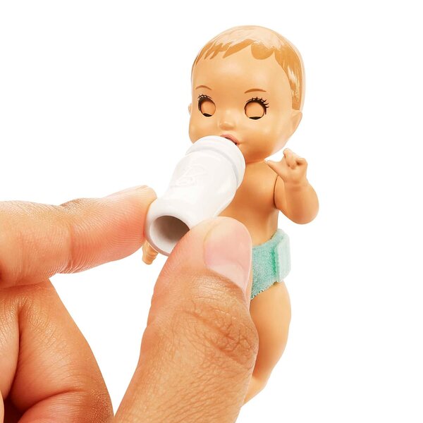 Barbie Skipper Babysitter-Puppe mit Bobas und Zubehör für Kinder ab 3 Jahren