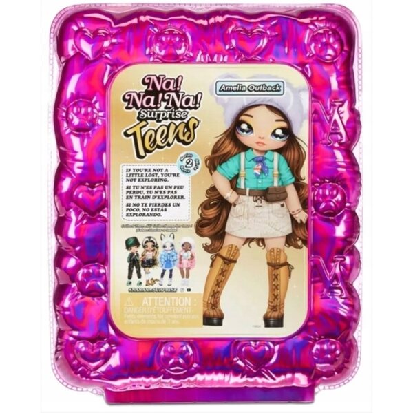 Bambola Na! SU! SU! Surprise Teens Amelia Outback 28 cm con accessori e cappello soffice