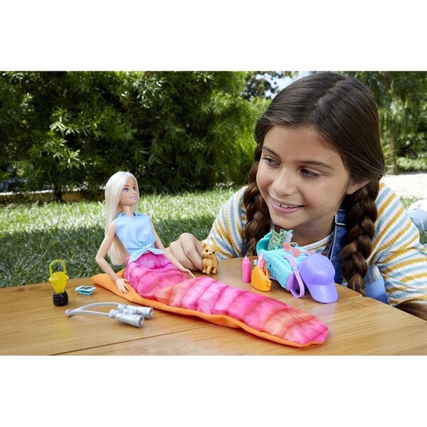 Barbie Malibu Camping mit Zubehör und Welpen für Kinder ab 3 Jahren