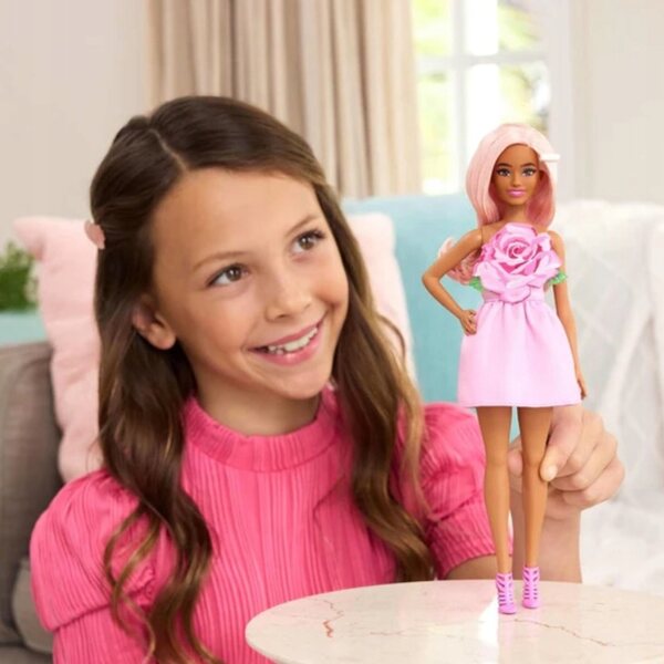 Barbie Fashionistas im eleganten rosa Kleid mit dekorativer Rose für Mädchen ab 3 Jahren