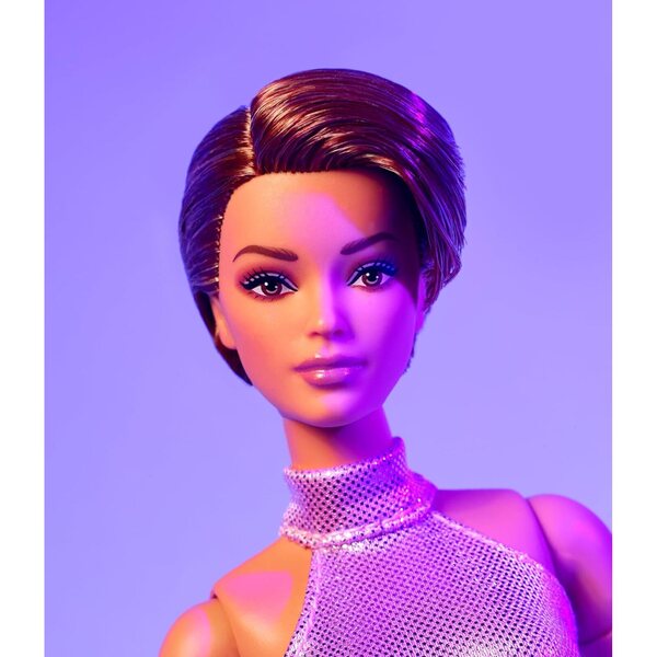 LALKA BARBIE Signature Looks Doll #22 HRM14