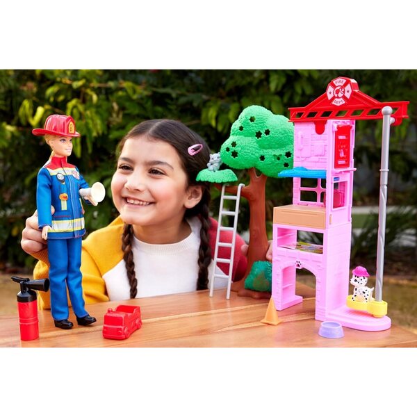 Barbie Feuerwehrmann mit Feuerwache und Zubehör – Spielset für Kinder ab 3 Jahren