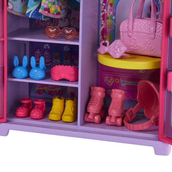 Barbie Chelsea-Garderobe mit Puppe, Kleidung und Accessoires – komplettes Modeset für Kinder