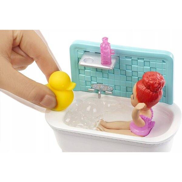 Barbie Skipper Klub Opiekunek mit Badewanne und Zubehör für Kinder ab 3 Jahren