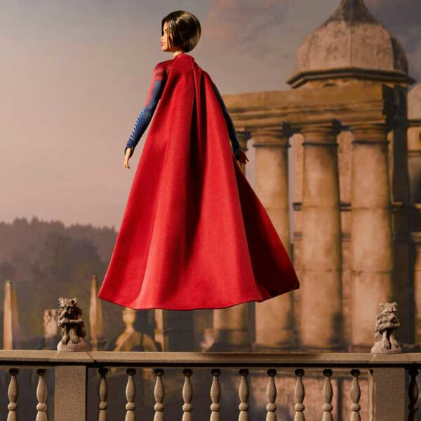 Barbie Supergirl DC Flash Mattel Sammlerpuppe mit rotem Umhang