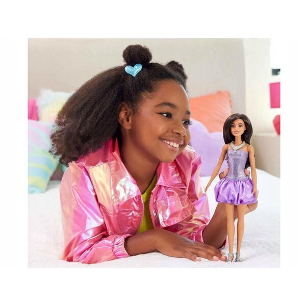Barbie Fashionistas Puppe mit lila Abendkleid mit Pailletten