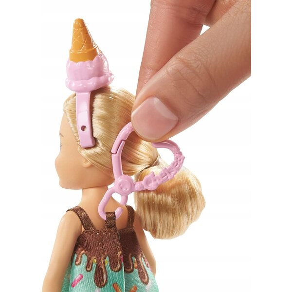 Barbie Chelsea con costume ghiaccio e accessori, bambola per bambini 3+ anni