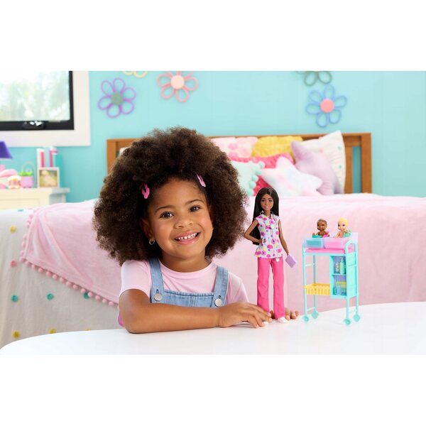 Barbie-Kinderärztin mit 2 Babys und Zubehör für Kinder ab 3 Jahren