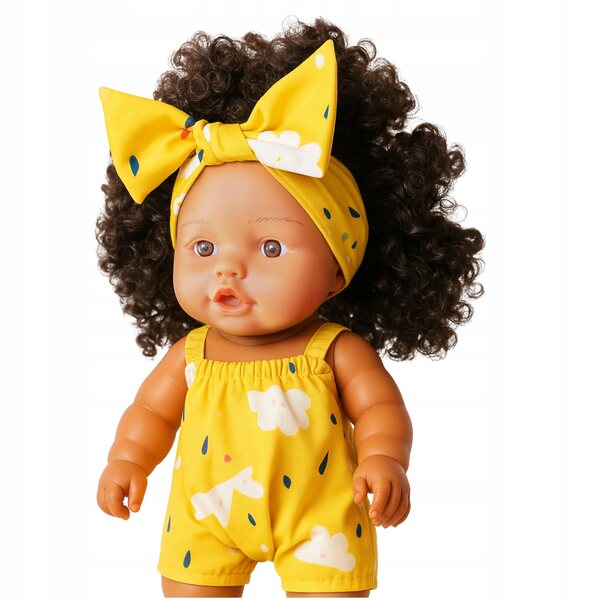 Bambolina dalla pelle scura con capelli afro e vestiti estivi Happy Kiddo