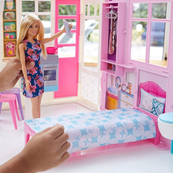 Barbie-Puppenhaus mit Schwimmbad, Küche und Möbeln – FXG55 Mattel
