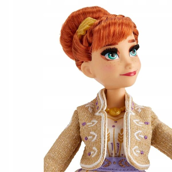 Anna Deluxe Puppe aus Frozen 2 Hasbro im eleganten Kleid 28 cm