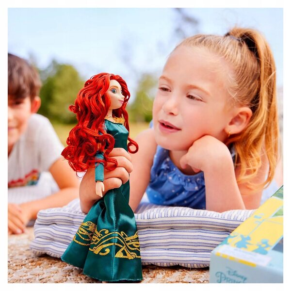 Poupée Merida la Brave Disney Store 30 cm - Haute qualité et détails réalistes
