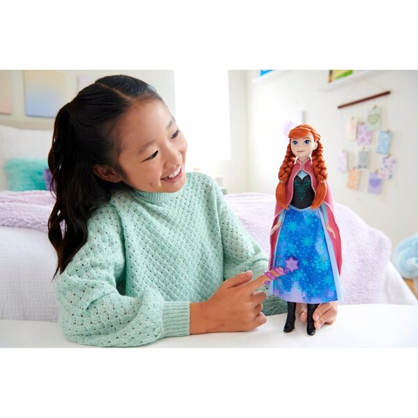 Anna aus Frozen, 30 cm große Puppe mit einem zauberhaften, farbwechselnden Rock
