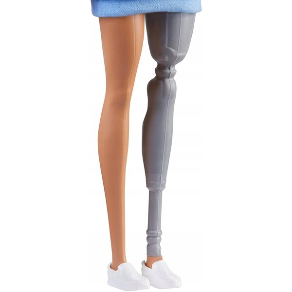 Barbie Fashionistas 32,5 cm mit hellblauem Kleid und abnehmbarer Prothese
