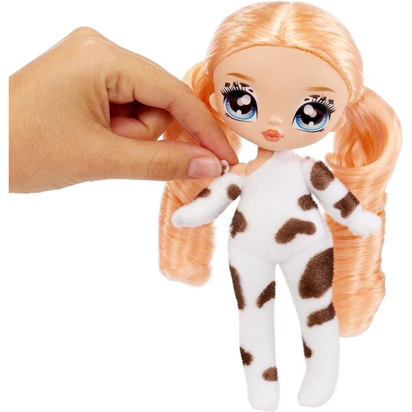 Mini bambola Na! SU! SU! Surprise Fuzzy Cowgirl 18 cm con accessori e abbigliamento