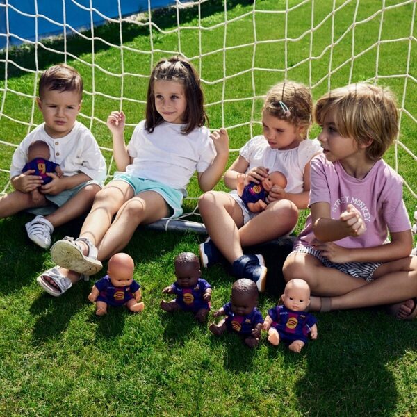 Miniland FC Barcelona pop 21 cm Latijns kind in officieel uniform