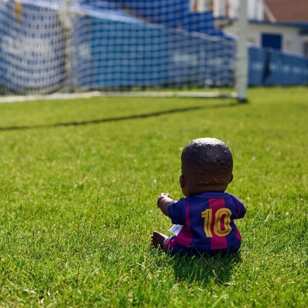 Miniland FC Barcelona pop 21 cm Latijns kind in officieel uniform