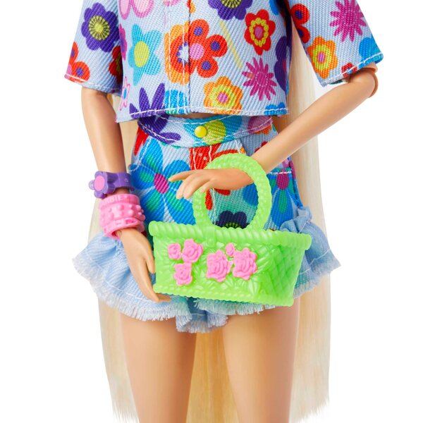 Barbie Extra Blond mit Accessoires und langem Modehaar 15 Teile